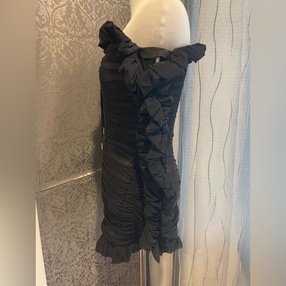 HOUSE OF CB Mini Dress - Picture 7 of 8